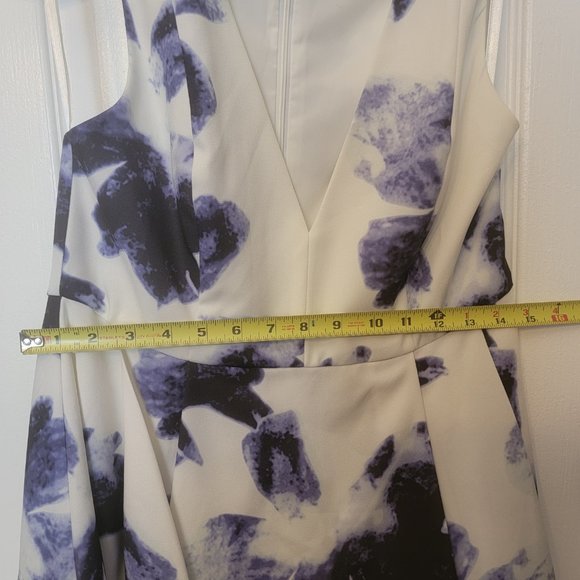 Lulus Dress Skater Style Floral Blue and White SZ Large - Picture 3 of 6